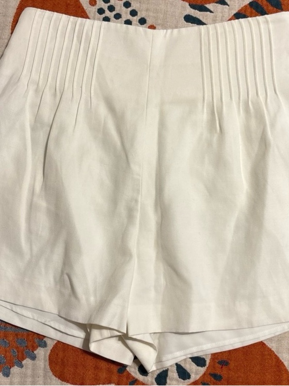 Club Monaco White Pleated High-Rise Skort